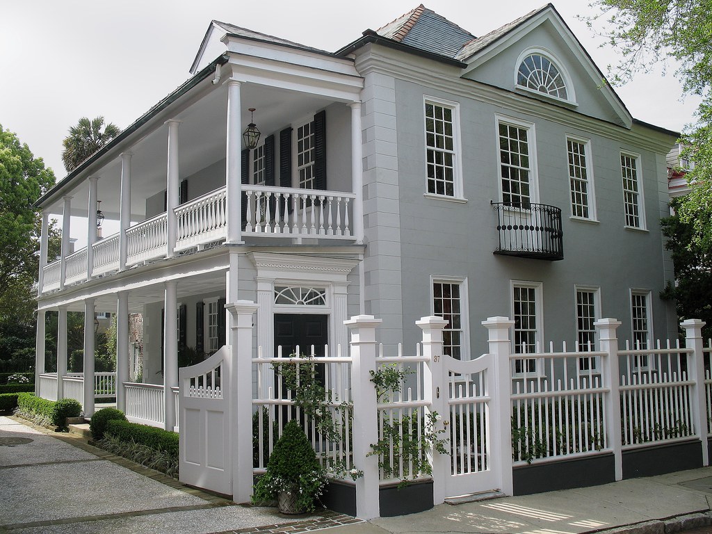 Charleston single house architecture